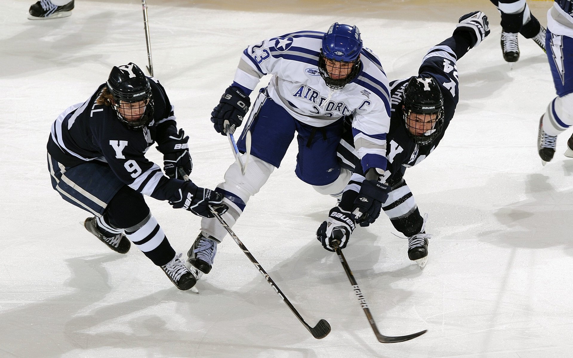 英超青训采用虚拟现实技术强化战术理解与应变能力，英超试训