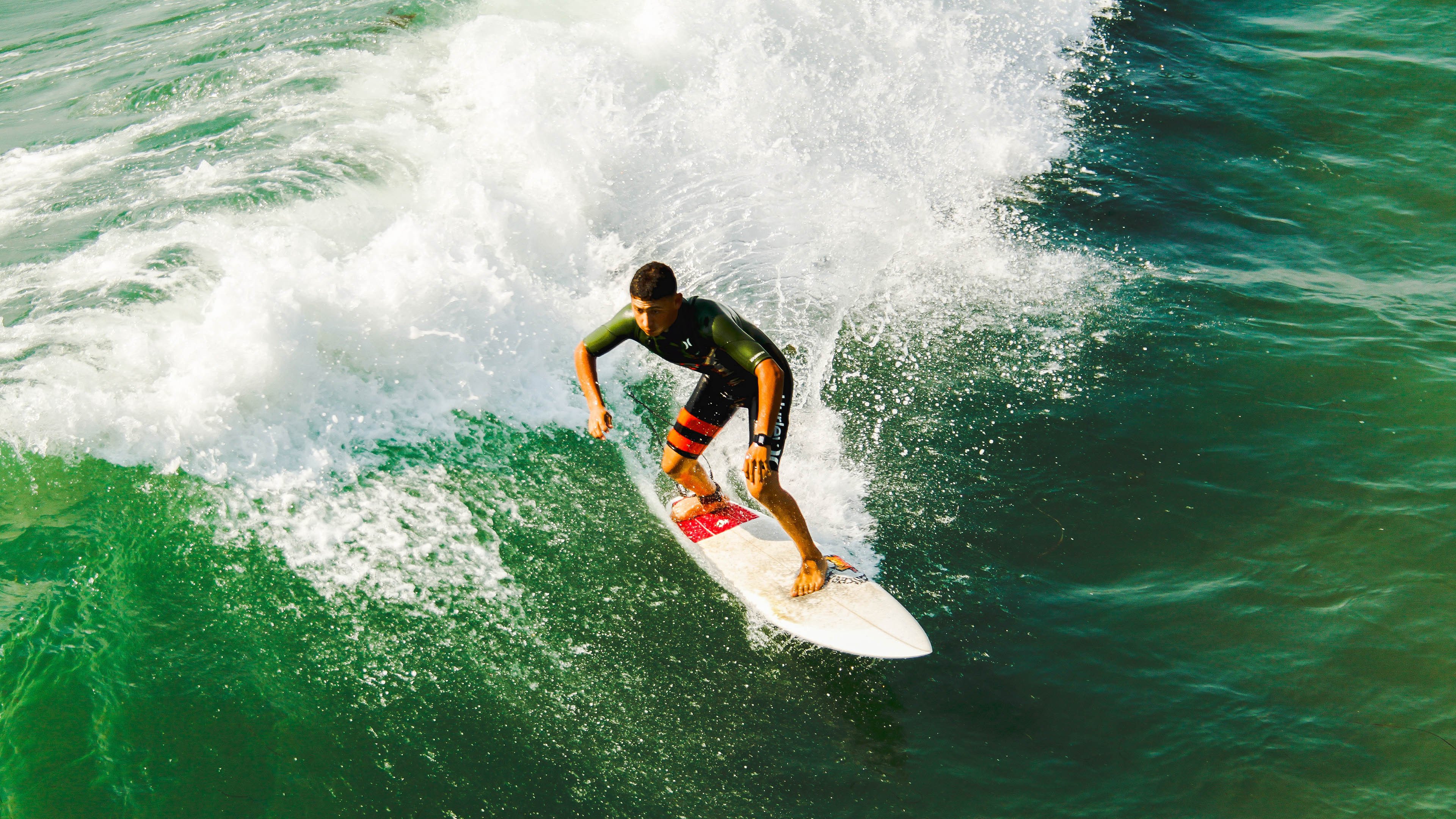 中国香港队未来战略：如何通过团体比赛提升全队的竞技状态，足球香港队